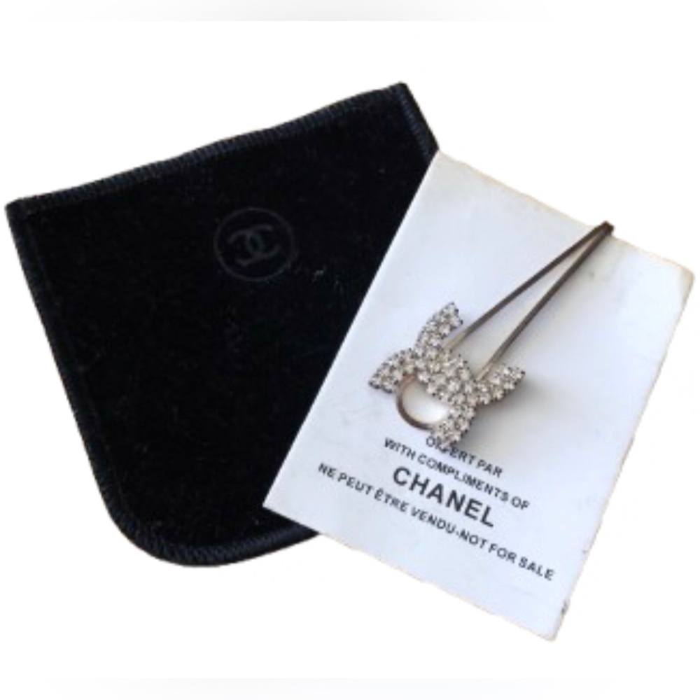 CHANEL CC LOGO CRYSTAL HAIR PIN • GOLD/BROWN TONE PIN